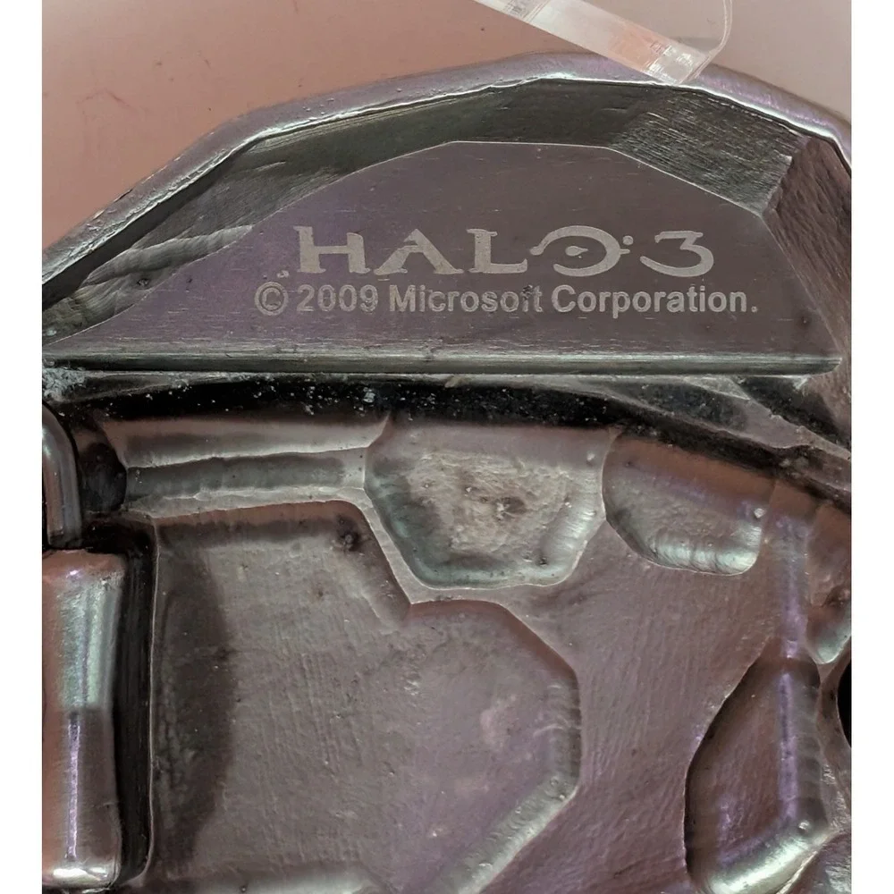 Microsoft Xbox Halo 3 Master Chief Helmet Belt Buckle Silver Tone 2009